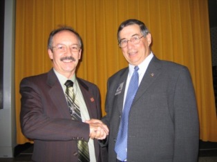 Monseigneur Michel Dagenais et Gilles Melanon